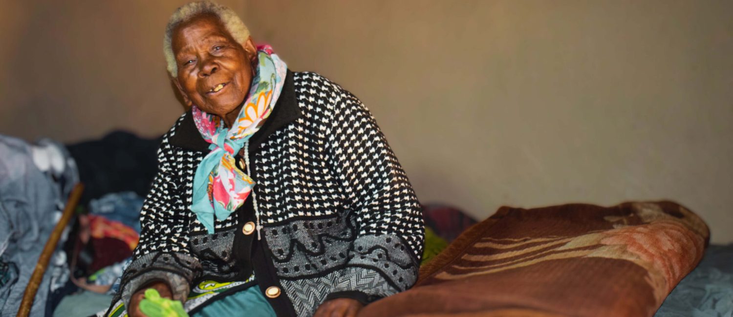 blankets for the seniors by tekelbei foundation